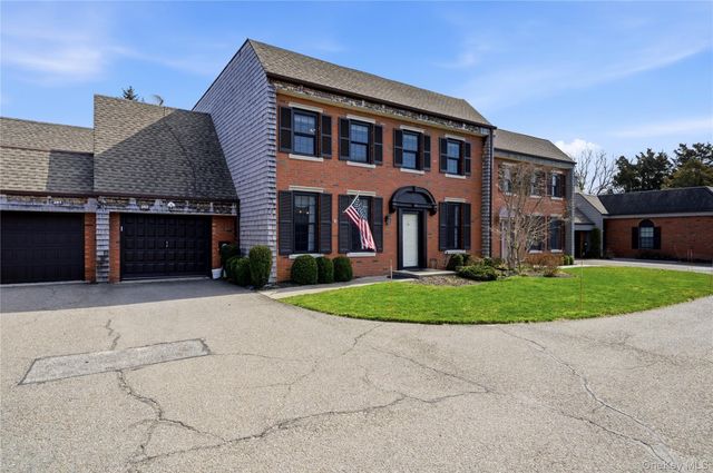282 Helm Lane, Bay Shore, NY 11706