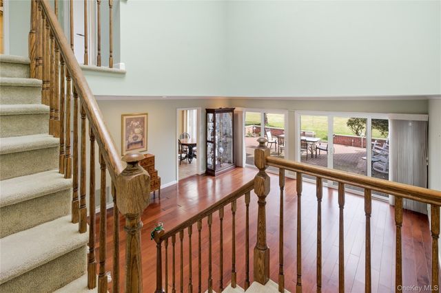 282 Helm Lane, Bay Shore, NY 11706