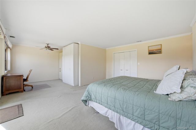 282 Helm Lane, Bay Shore, NY 11706