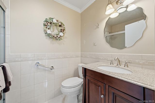 282 Helm Lane, Bay Shore, NY 11706