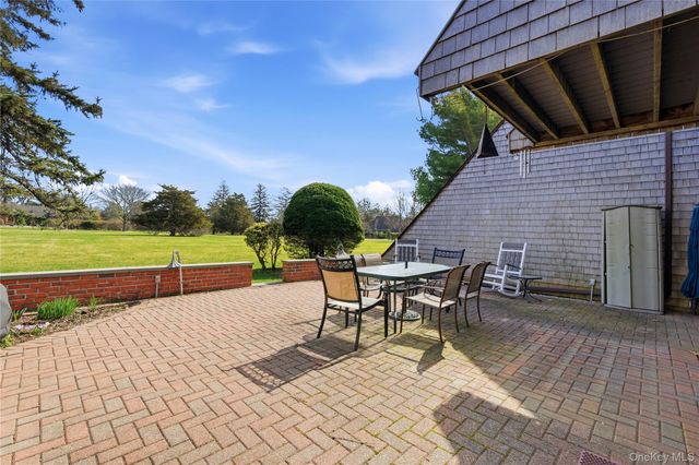282 Helm Lane, Bay Shore, NY 11706