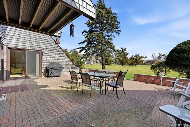 282 Helm Lane, Bay Shore, NY 11706