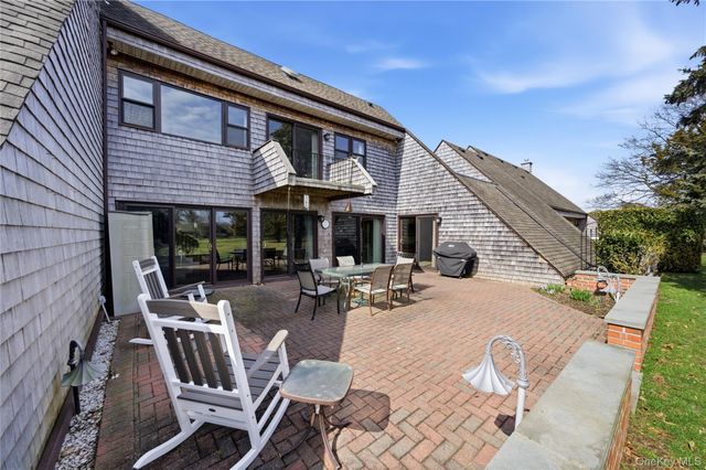 282 Helm Lane, Bay Shore, NY 11706