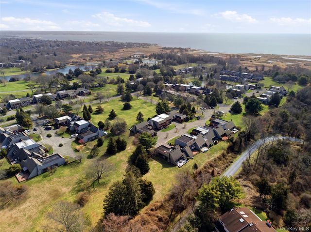 282 Helm Lane, Bay Shore, NY 11706