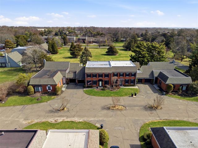 282 Helm Lane, Bay Shore, NY 11706
