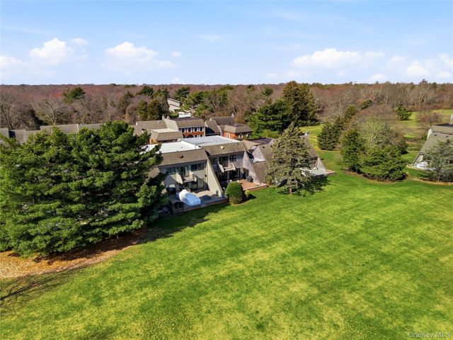 282 Helm Lane, Bay Shore, NY 11706