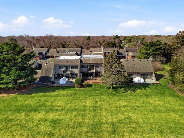 282 Helm Lane, Bay Shore, NY 11706