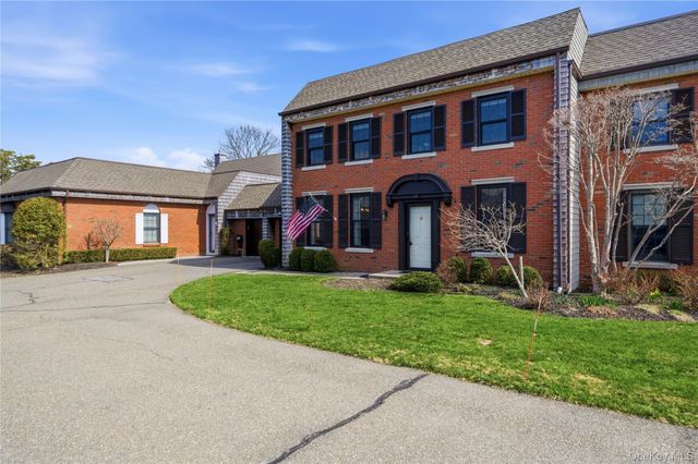 282 Helm Lane, Bay Shore, NY 11706