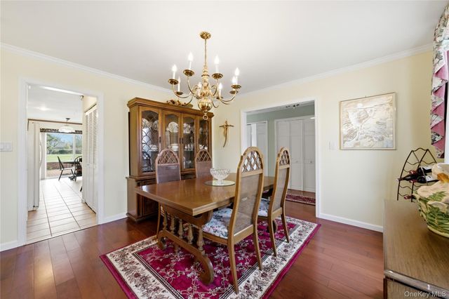282 Helm Lane, Bay Shore, NY 11706