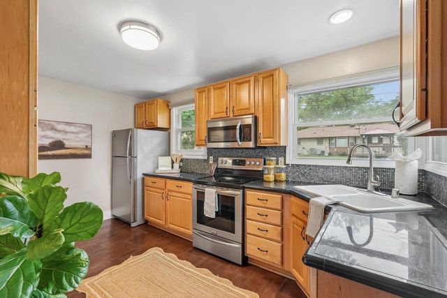 180 N Elmridge AVENUE, Brookfield, WI 53005