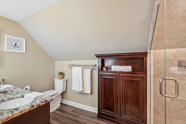 180 N Elmridge AVENUE, Brookfield, WI 53005