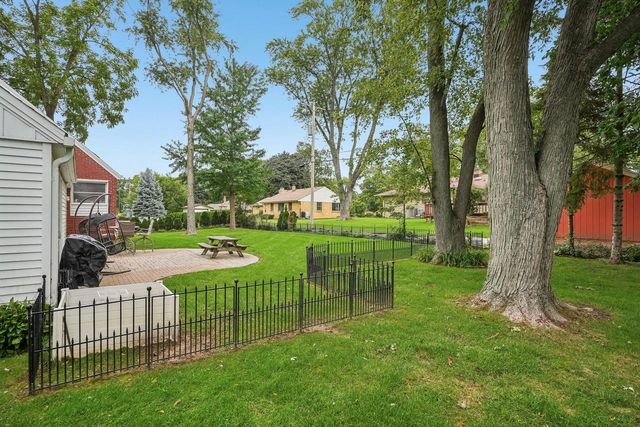 180 N Elmridge AVENUE, Brookfield, WI 53005