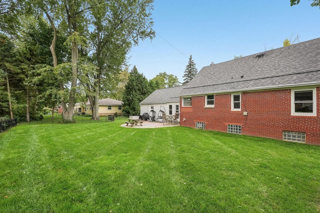 180 N Elmridge AVENUE, Brookfield, WI 53005