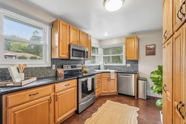 180 N Elmridge AVENUE, Brookfield, WI 53005