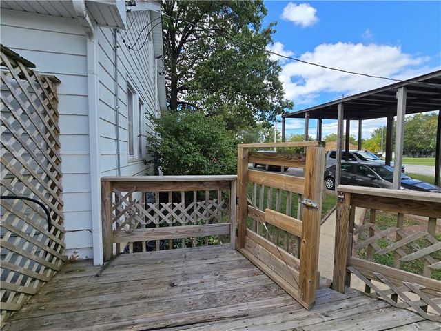 2006 Eastridge Drive, Excelsior Springs, MO 64024