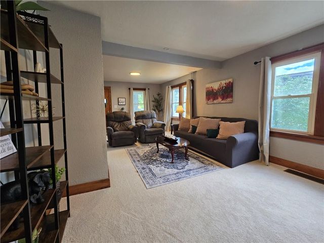 2006 Eastridge Drive, Excelsior Springs, MO 64024