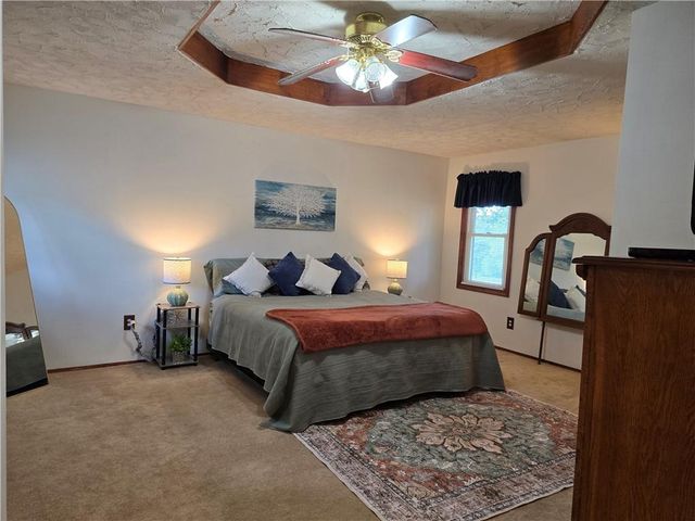 2006 Eastridge Drive, Excelsior Springs, MO 64024