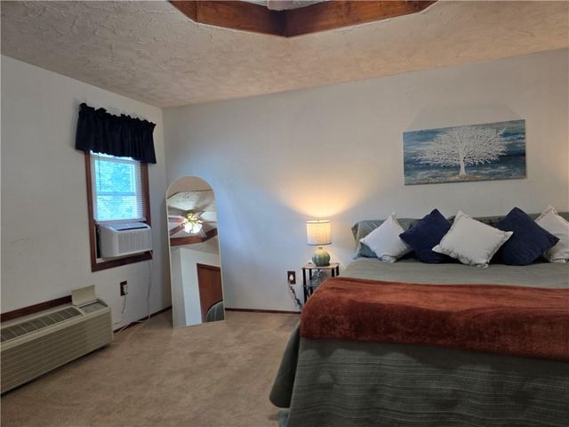 2006 Eastridge Drive, Excelsior Springs, MO 64024