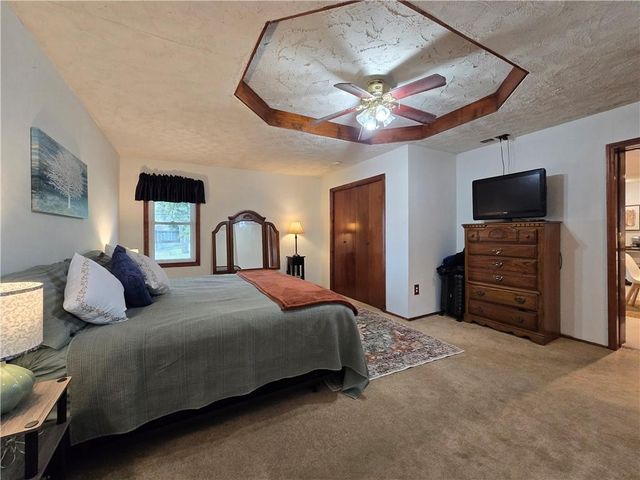 2006 Eastridge Drive, Excelsior Springs, MO 64024
