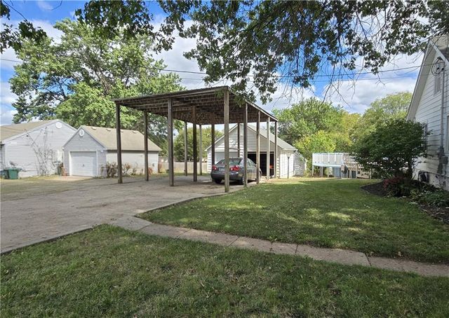 2006 Eastridge Drive, Excelsior Springs, MO 64024