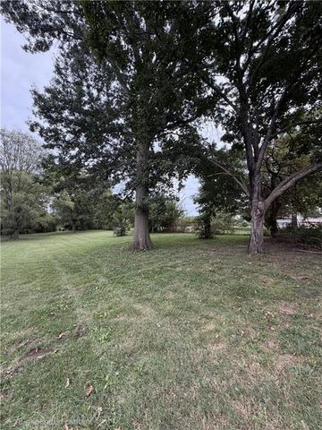 2006 Eastridge Drive, Excelsior Springs, MO 64024