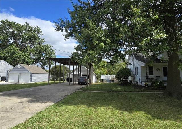 2006 Eastridge Drive, Excelsior Springs, MO 64024