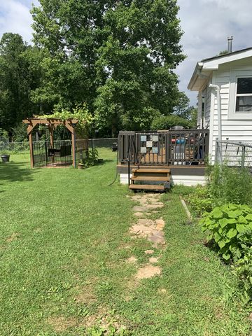 9912 Crossville Hwy, Sparta, TN 38583