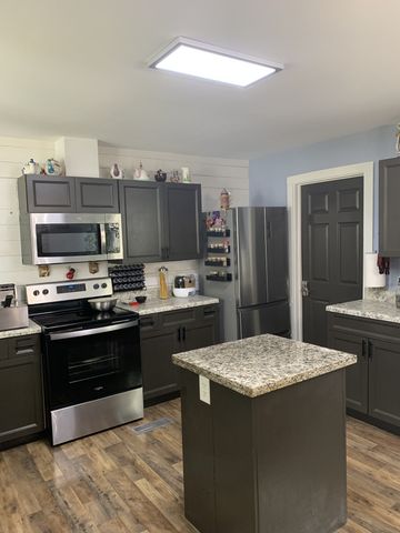 9912 Crossville Hwy, Sparta, TN 38583