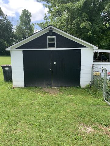 9912 Crossville Hwy, Sparta, TN 38583