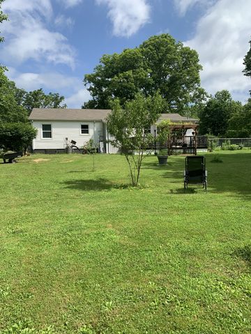 9912 Crossville Hwy, Sparta, TN 38583