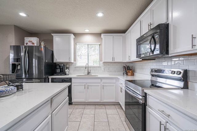 8931 Preserve Trl, San Antonio, TX 78254