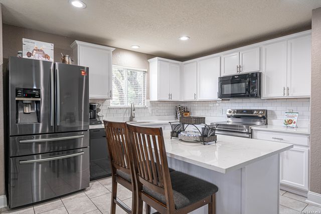 8931 Preserve Trl, San Antonio, TX 78254