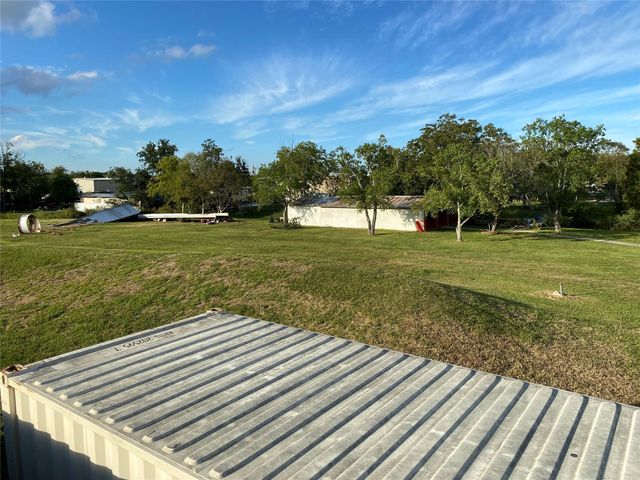 2609 Hughes Road, Dickinson, TX 77539