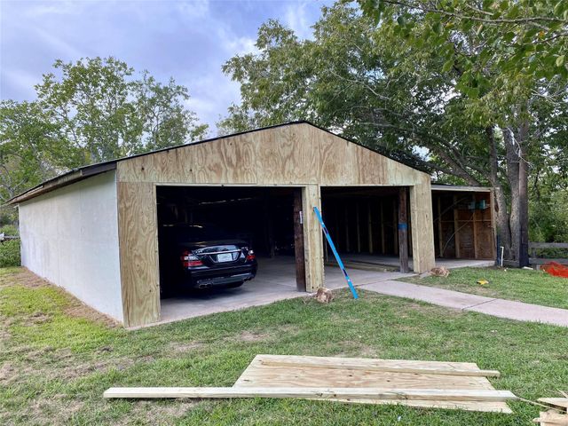 2609 Hughes Road, Dickinson, TX 77539
