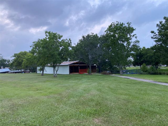 2609 Hughes Road, Dickinson, TX 77539