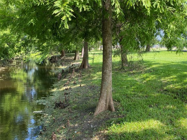 2609 Hughes Road, Dickinson, TX 77539