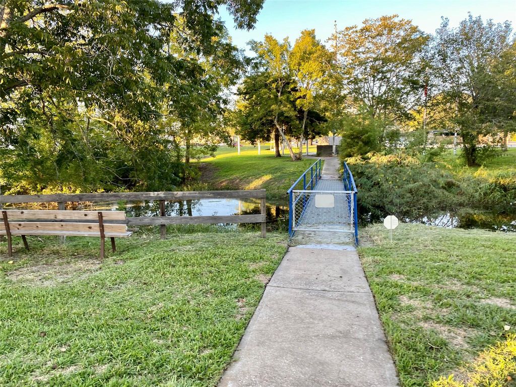 2609 Hughes Road, Dickinson, TX 77539