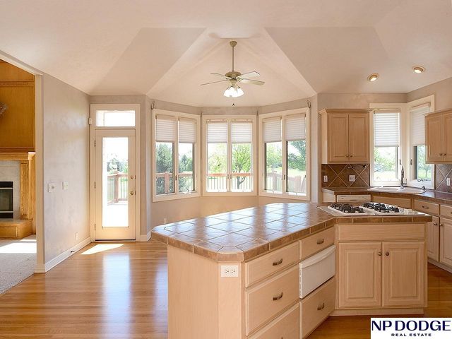 2409 Leigh Lane, Papillion, NE 68133