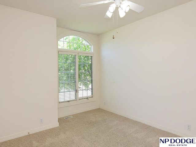 2409 Leigh Lane, Papillion, NE 68133