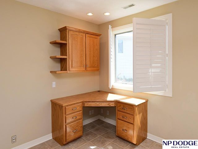 2409 Leigh Lane, Papillion, NE 68133