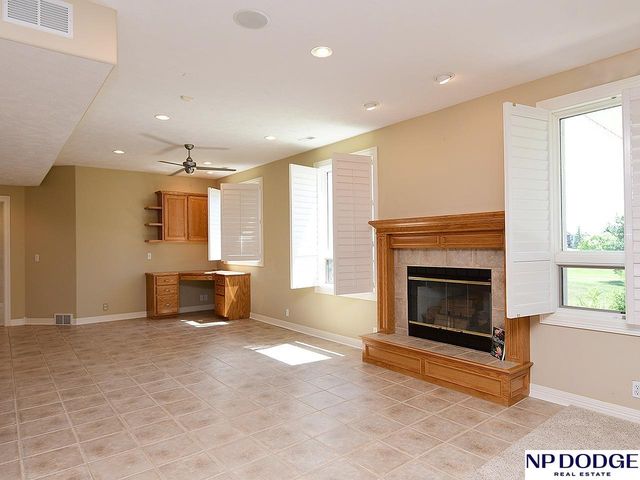 2409 Leigh Lane, Papillion, NE 68133