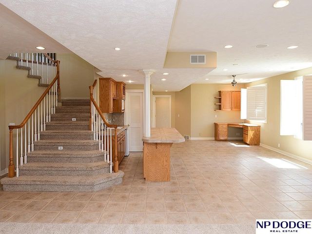 2409 Leigh Lane, Papillion, NE 68133