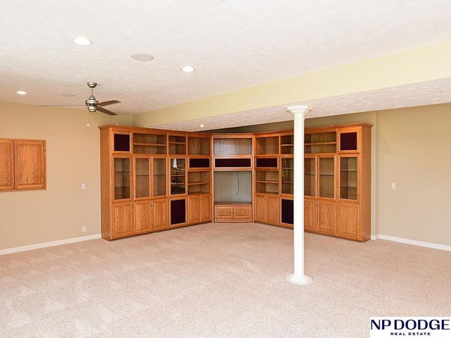 2409 Leigh Lane, Papillion, NE 68133