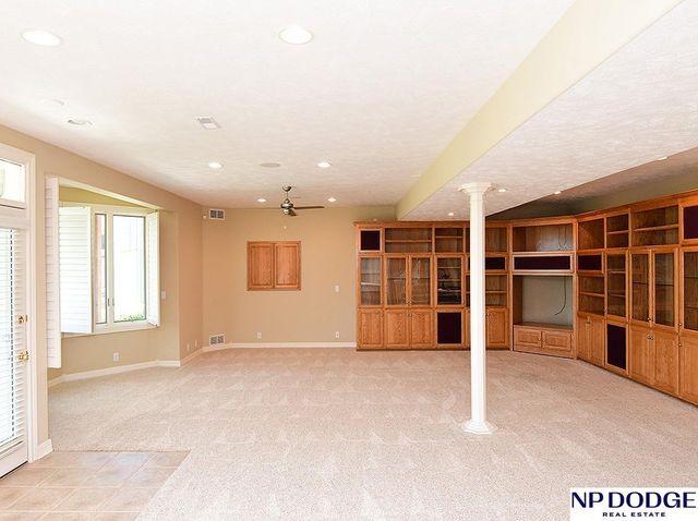2409 Leigh Lane, Papillion, NE 68133