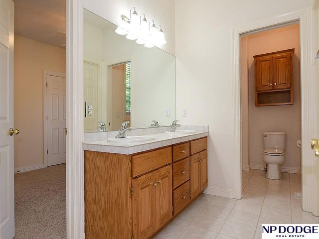2409 Leigh Lane, Papillion, NE 68133