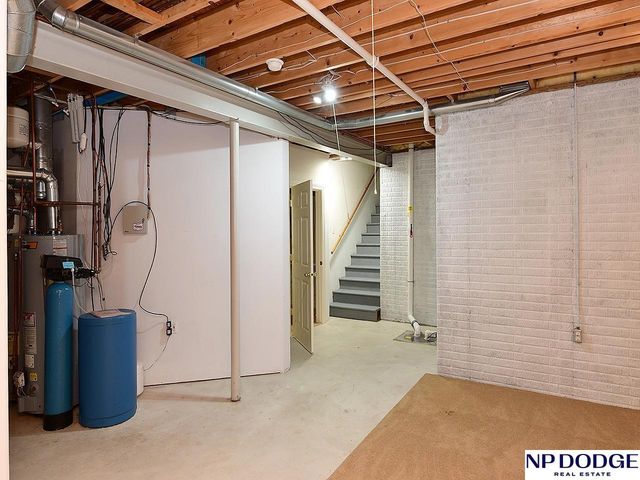 2409 Leigh Lane, Papillion, NE 68133