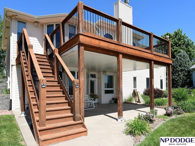 2409 Leigh Lane, Papillion, NE 68133