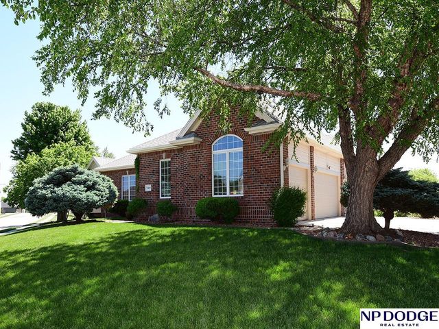 2409 Leigh Lane, Papillion, NE 68133