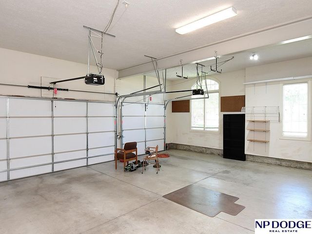2409 Leigh Lane, Papillion, NE 68133