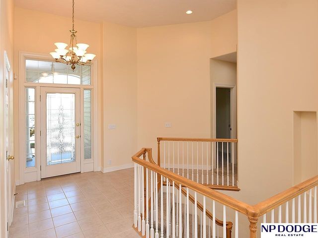 2409 Leigh Lane, Papillion, NE 68133